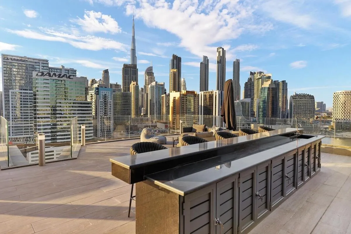דירות דובאי Waves - Stunning 1Br With Huge Terrace & Scenic Views 0*,