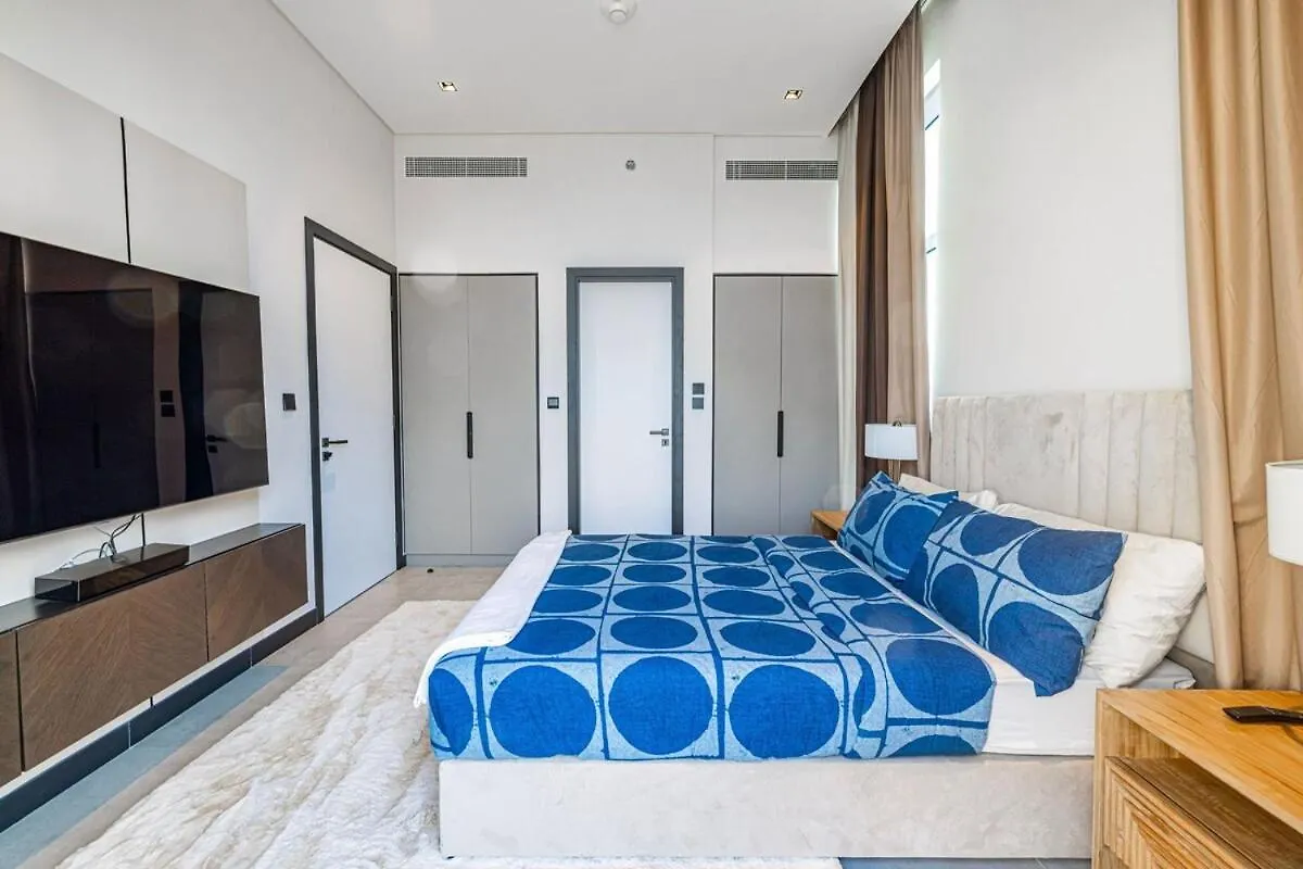 Waves - Stunning 1Br With Huge Terrace & Scenic Views Apartment Dubai