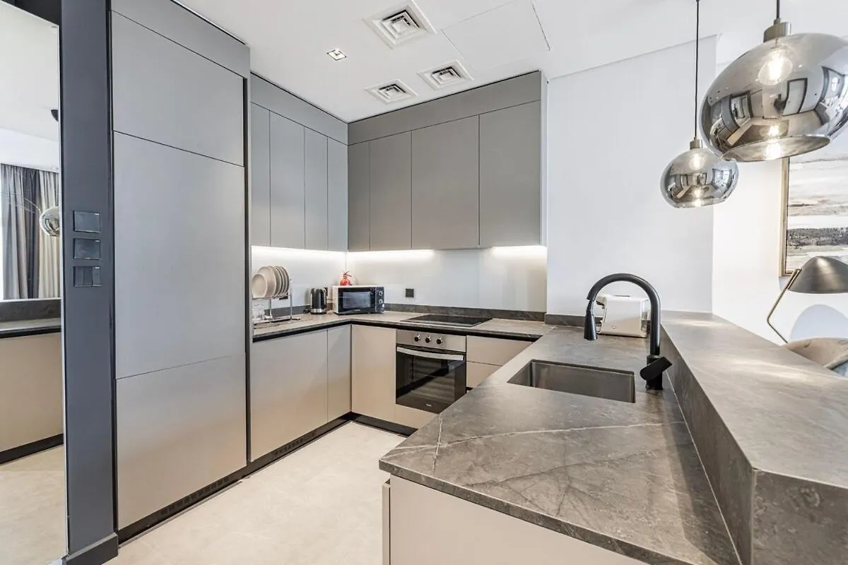 Waves - Stunning 1Br With Huge Terrace & Scenic Views Apartment Dubai